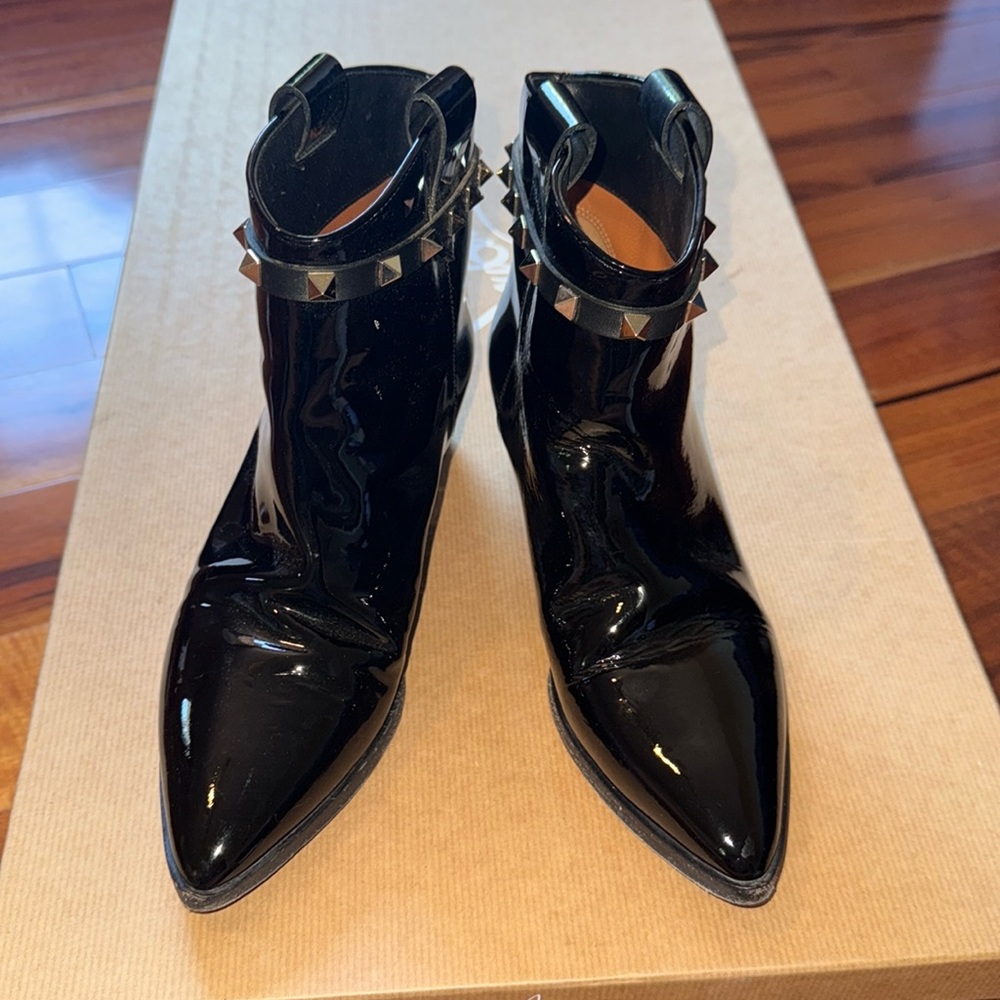 Valentino Garavani Black Patent leather Rockstud boots